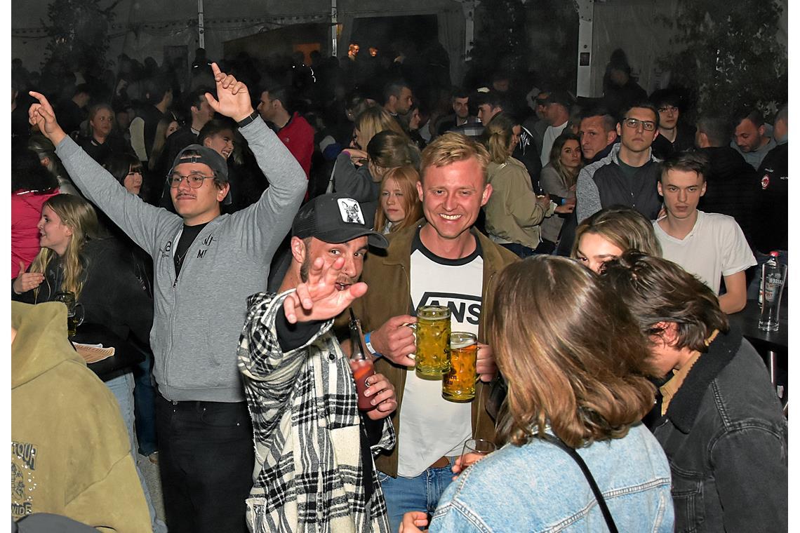 Fest feiern beim Schlossfest auf dem Ebersberg. Bei der Party mit Bockstark war ...