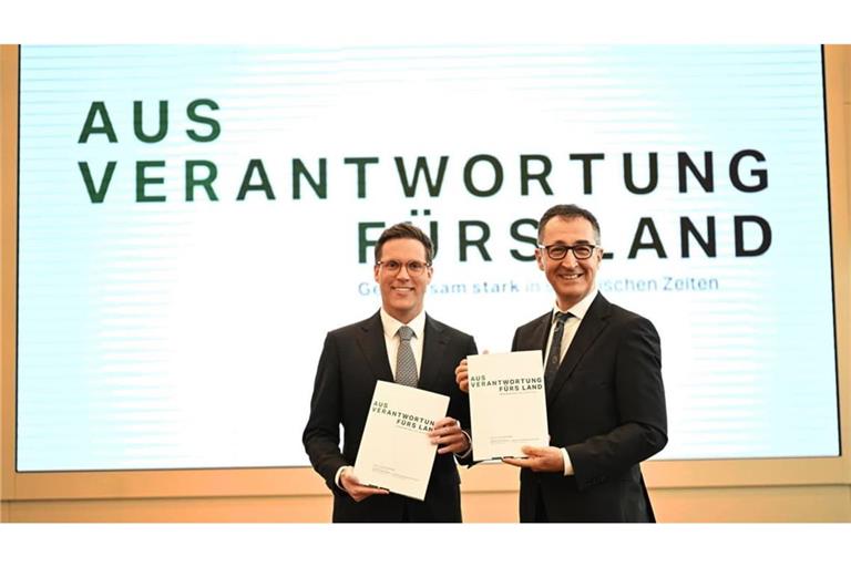 Fest zugesagt: Die Koalitionspartner Manuel Hagel (CDU) und Cem Özdemir (Grüne) haben vereinbart, ein verpflichtendes und für Eltern kostenloses letztes Kita-Jahr einzuführen.