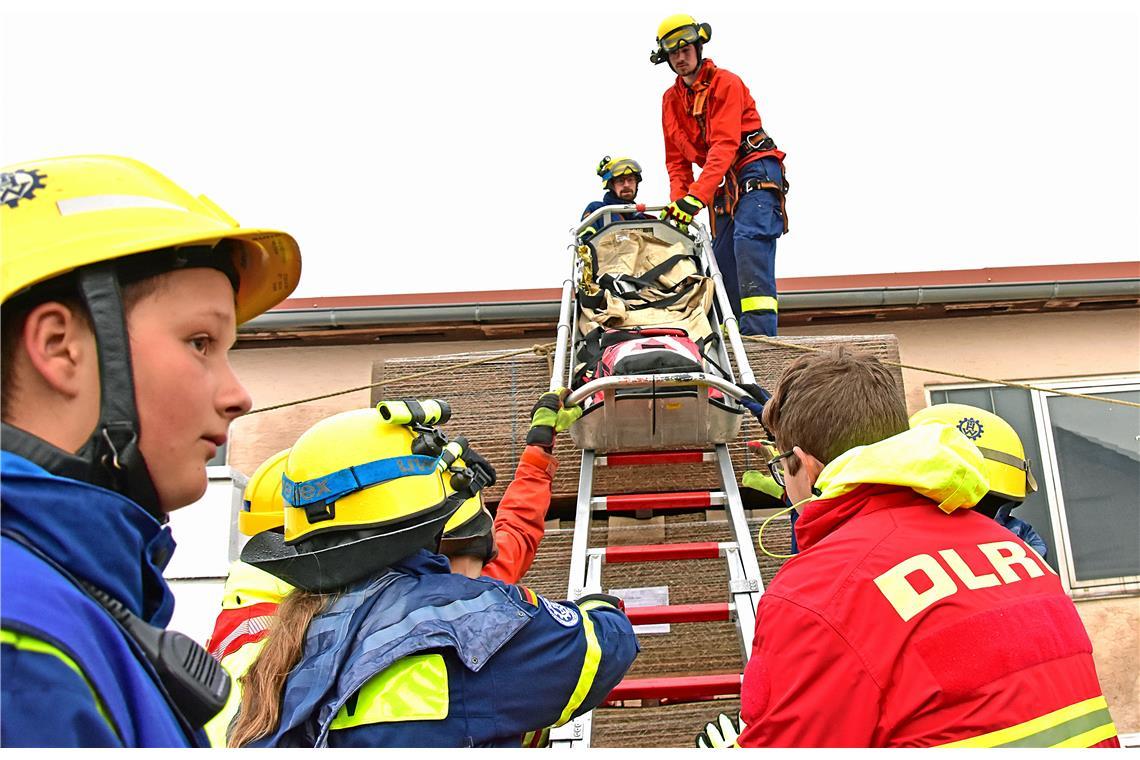 Feuerwehr-Jugend-Großübung „Rescue Base Alpha“.Übung der Jugendabteilungen  THW,...
