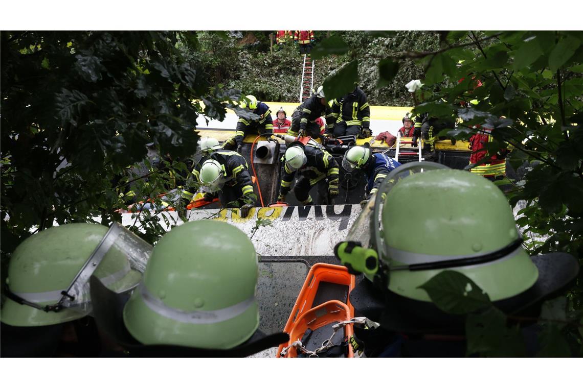 Die Anatomie eines Einsatzes – so gehen Rettungskräfte vor Feuerwehr, Rettungsdienste, THW und Polizei arbeiten in Riedlingen eng zusammen.