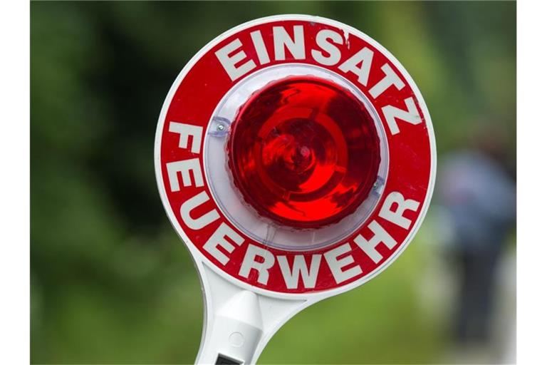 Feuerwehreinsatz. Foto: Armin Weigel/dpa/Symbolbild