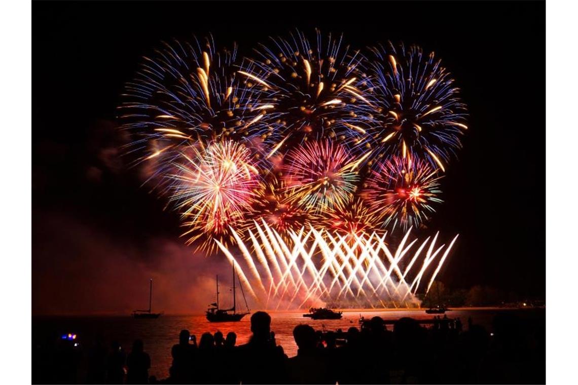 2020 ist da: Ausgelassene Silvesterpartys weltweit Feuerwerk auf Langkawi in Malaysia. Foto: Noor Bakhtiar Ahmad (reporter)/BERNAMA/dpa
