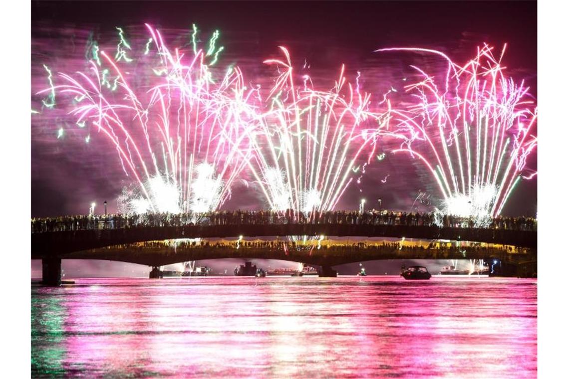 Konstanzer Bürger wollen Feuerwerk behalten Feuerwerk beim Seenachtfest. Foto: Felix Kästle/Archiv