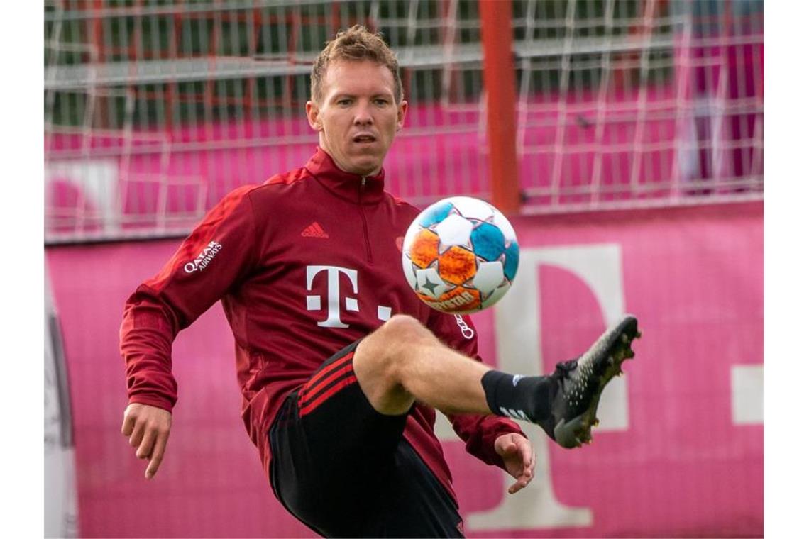 Fiebert dem Topspiel gegen Leverkusen entgegen: Bayern-Coach Julian Nagelsmann. Foto: Peter Kneffel/dpa