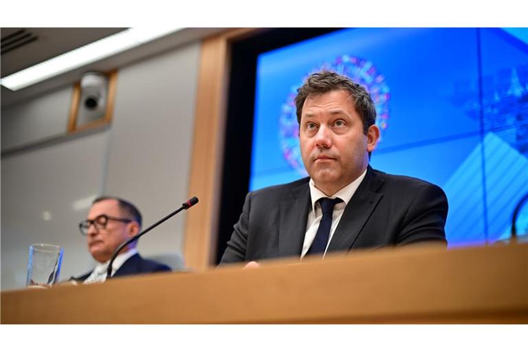 Finanzminister Klingbeil sieht massive Auswirkungen des Iran-Kriegs auf das Wachstum in Deutschand.