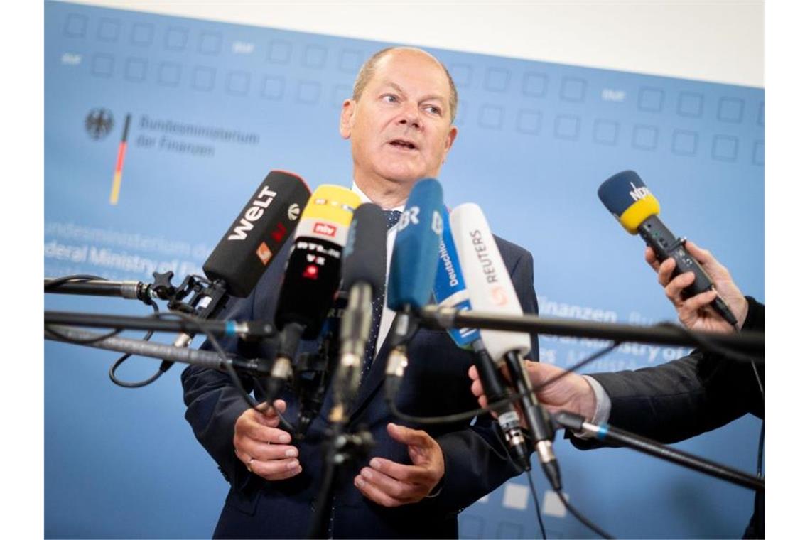 Rekord-Überschuss heizt Debatte über Steuersenkungen an Finanzminister Olaf Scholz (SPD) hat 2019 einen neuen Haushaltsüberschuss-Rekord verzeichnet. Foto: Kay Nietfeld/dpa