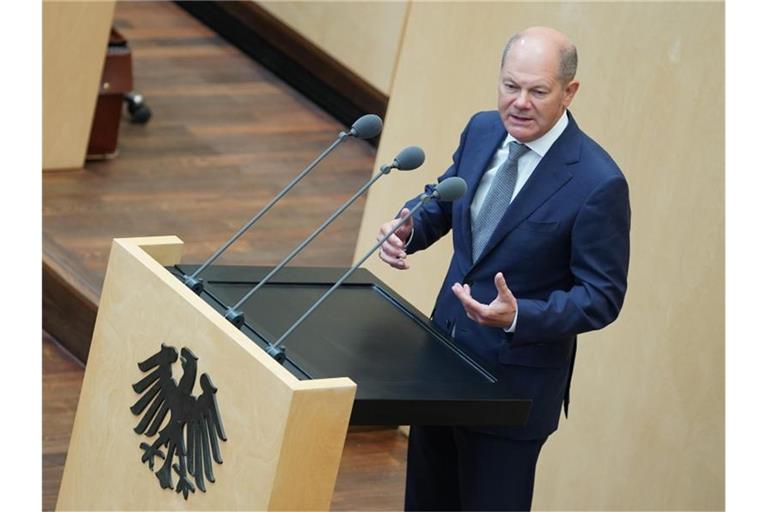 Finanzminister Olaf Scholz will auch im kommenden Jahr die im Grundgesetz verankerte Schuldenbremse aussetzen. Foto: Jörg Carstensen/dpa