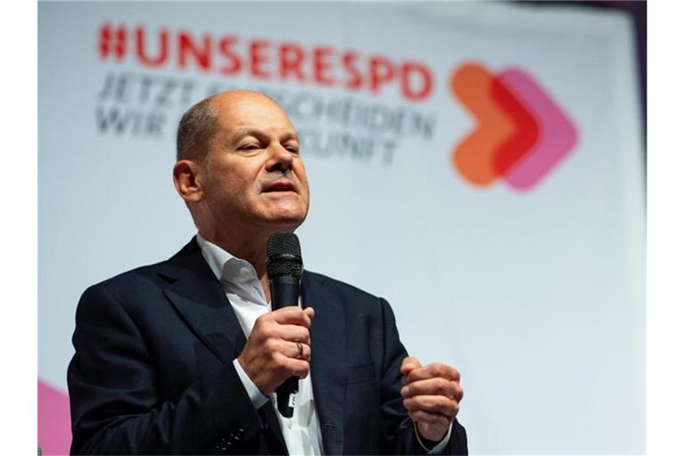 Finanzminister Scholz rief Länder, Kommunen und Investoren auf: „Bitte nehmt das Geld!“. Foto: Guido Kirchner