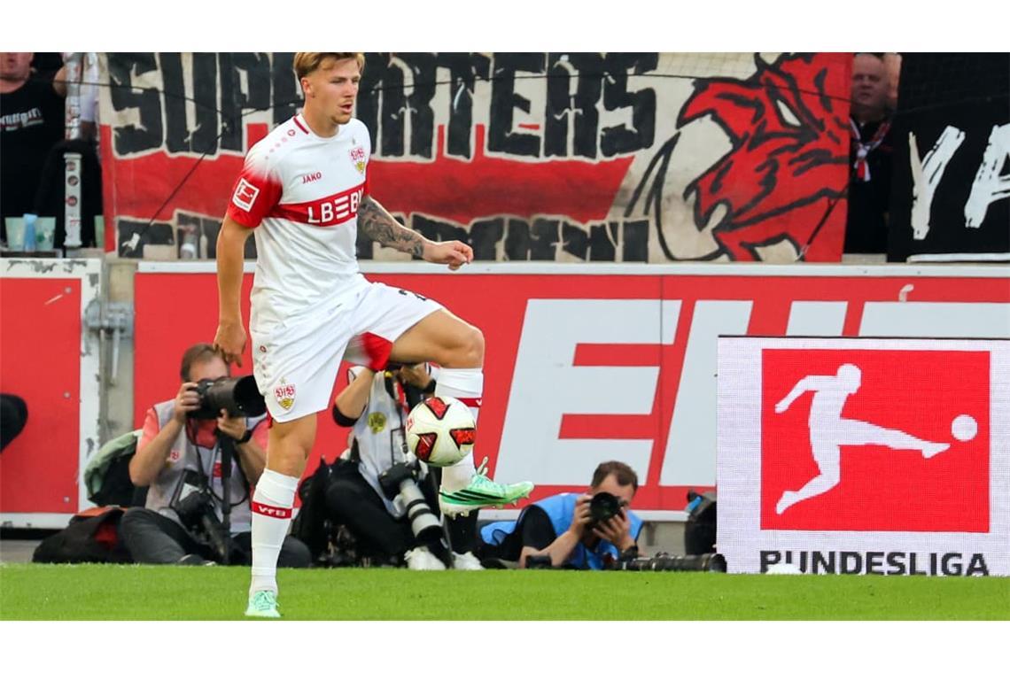 Finn Jeltsch spielt rechts innen.