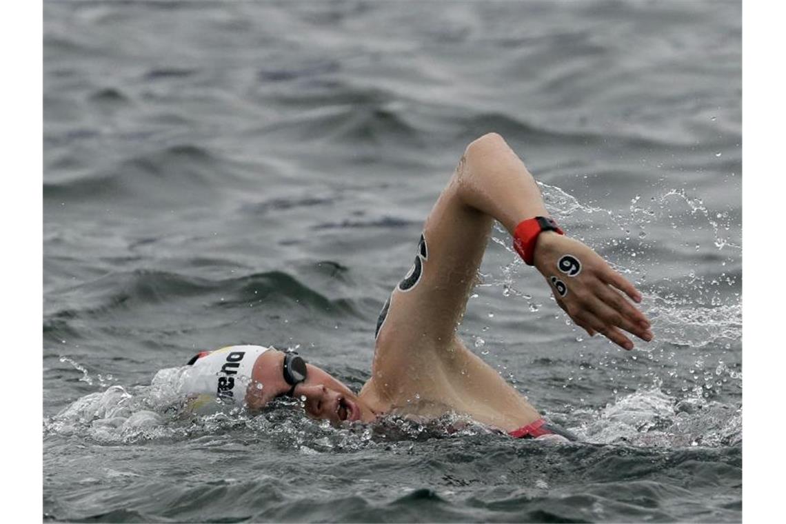 Wunram trotzt Regen und Wellen: WM-Silber im Freiwasser Finnia Wunram holte im Freiwasser ihre zweite WM-Medaille: Silber über 25 Kilometer. Foto: Mark Schiefelbein/AP