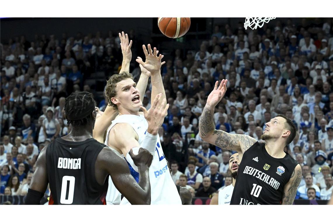 Finnlands Star Markkanen wurde vom deutschen Team beackert.