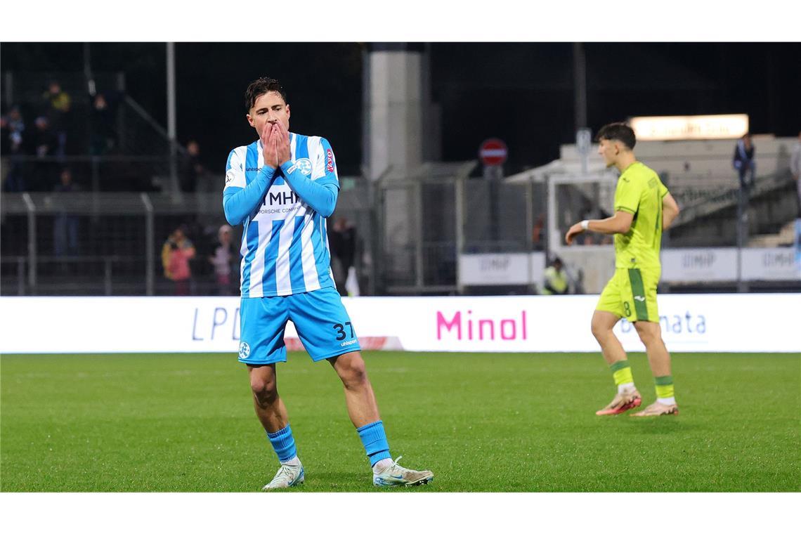 Das waren die Schlüsselmomente der Blauen 2024 Flamur Berisha muss mit den Kickers am Tag des 125-Jahr-Jubiläums ein 0:1 gegen den FSV Frankfurt hinnehmen. Das Tor fiel in der 89. Minute.