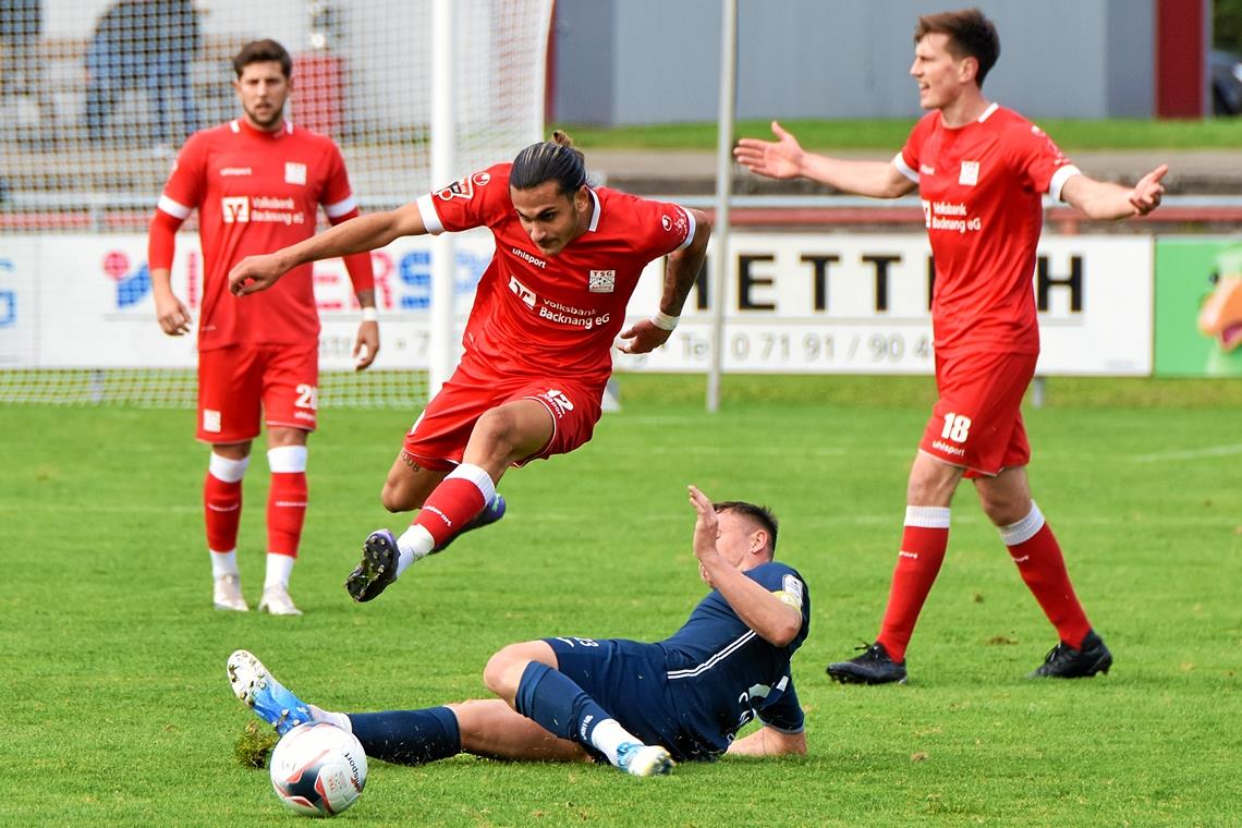 TSG steigert sich nach der Pause Flavio Santoro hat mit der TSG die Hürde Neckarsulm übersprungen. Foto: T. Sellmaier