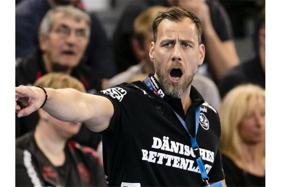 Spannendes Saisonfinale in der Handball-Bundesliga Flensburg-Trainer Maik Machulla und sein Team haben alle Trümpfe in der eigenen Hand. Foto: Frank Molter