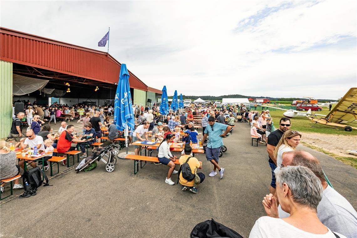 Fliegerfest 2025 der Segelfliegergemeinschaft Backnang auf dem Flugplatz Völkles...