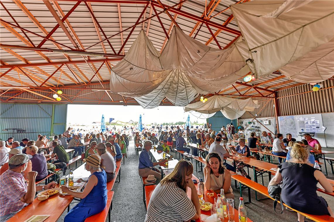 Fliegerfest 2025 der Segelfliegergemeinschaft Backnang auf dem Flugplatz Völkles...