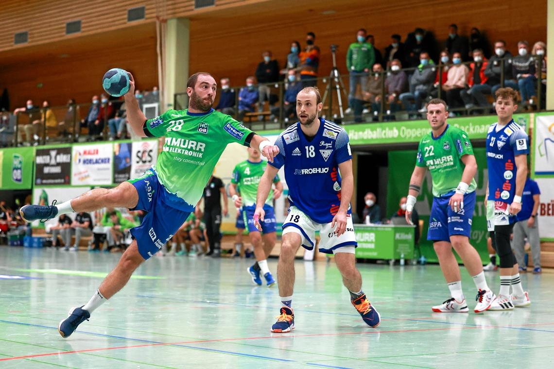 HCOB landet ungefährdeten Heimsieg Florian Frank spielte bei vielen Gegenstößen des HC Oppenweiler/Backnang seine Schnelligkeit aus und war mit acht Toren der treffsicherste Spieler seiner Mannschaft. Foto: A. Becher