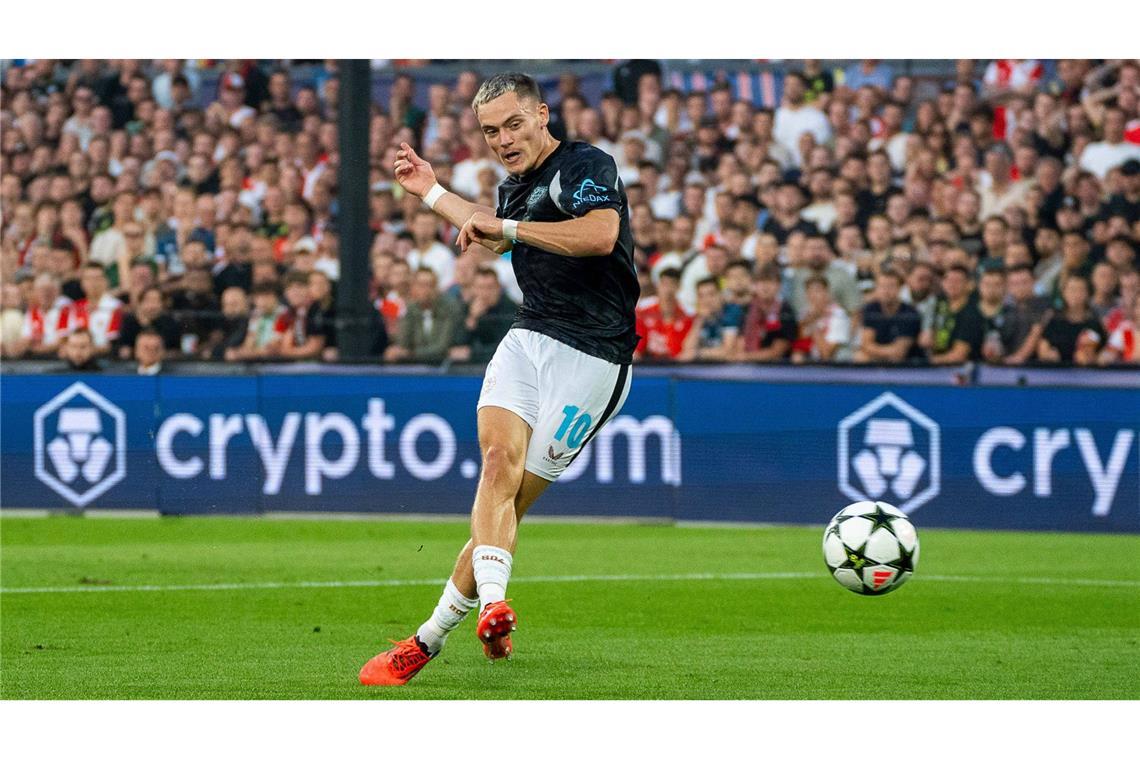 Superstar oder Ersatzmann? Das wurde aus den U-21-Europameistern von 2021 Florian Wirtz, Bayer Leverkusen: Der Mittelfeldspieler wurde erst für die Finalrunde des Turniers nominiert. In drei Spielen erzielte Wirtz zwei Tore – und das, obwohl er mit großem Abstand der jüngste Spieler im Kader war. Seitdem hat der inzwischen 22-Jährige einen rasanten Aufstieg in der Welt des Fußballs erlebt. Der Spielmacher war 2024 das wichtigste Puzzlestück einer Leverkusener Mannschaft, die ungeschlagen Meister wurde. Inzwischen zählt Wirtz zu den zehn wertvollsten Spielern der Welt (transfermarkt.de) – übereinstimmenden Medienberichten zufolge zieht es ihn für rund 140 Millionen Euro zum FC Liverpool.