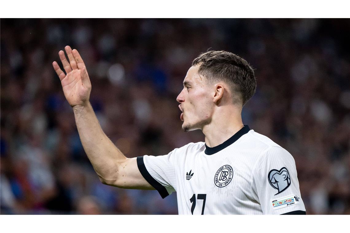 „Halte nichts davon“ – Amiri äußert sich zu Pfiffen gegen Woltemade Florian Wirtz (Note 3,5): Es lief lange nicht für den Neu-Liverpooler. Trotz seines Pensums. Die Leichtigkeit ging Florian Wirtz einfach ab. Hatte dazu Pech mit einem Abschluss (68.). Dann kam doch noch sein Moment per Freistoß – ein Volltreffer zum 3:1 (72.).