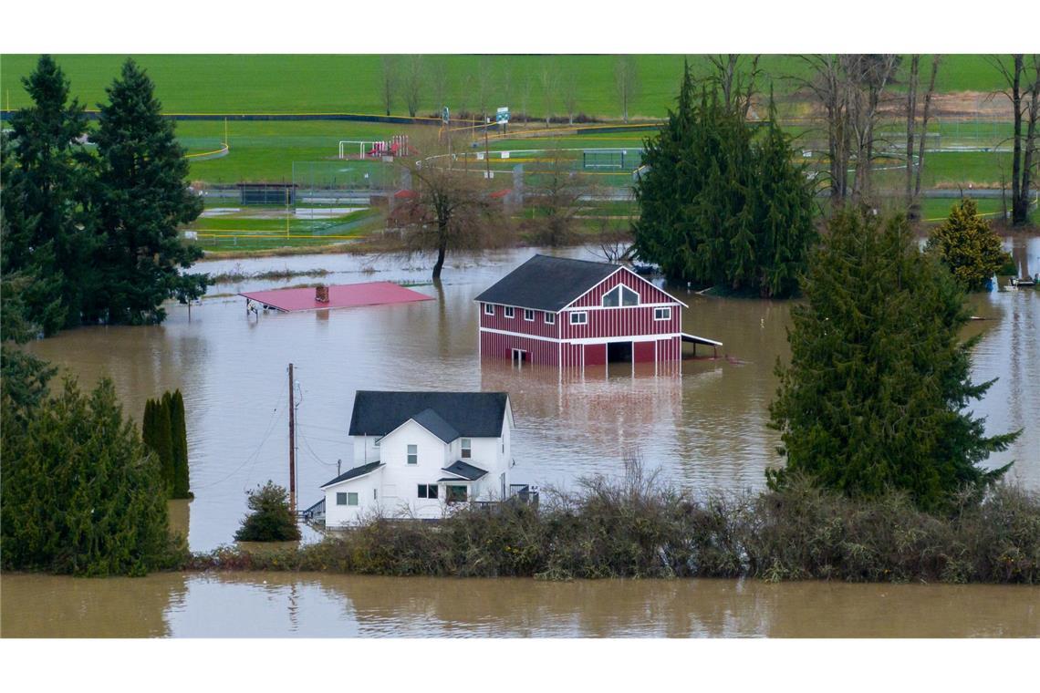 Flussebenen im US-Bundesstaat Washington sind nach schweren Regenfällen überflutet.