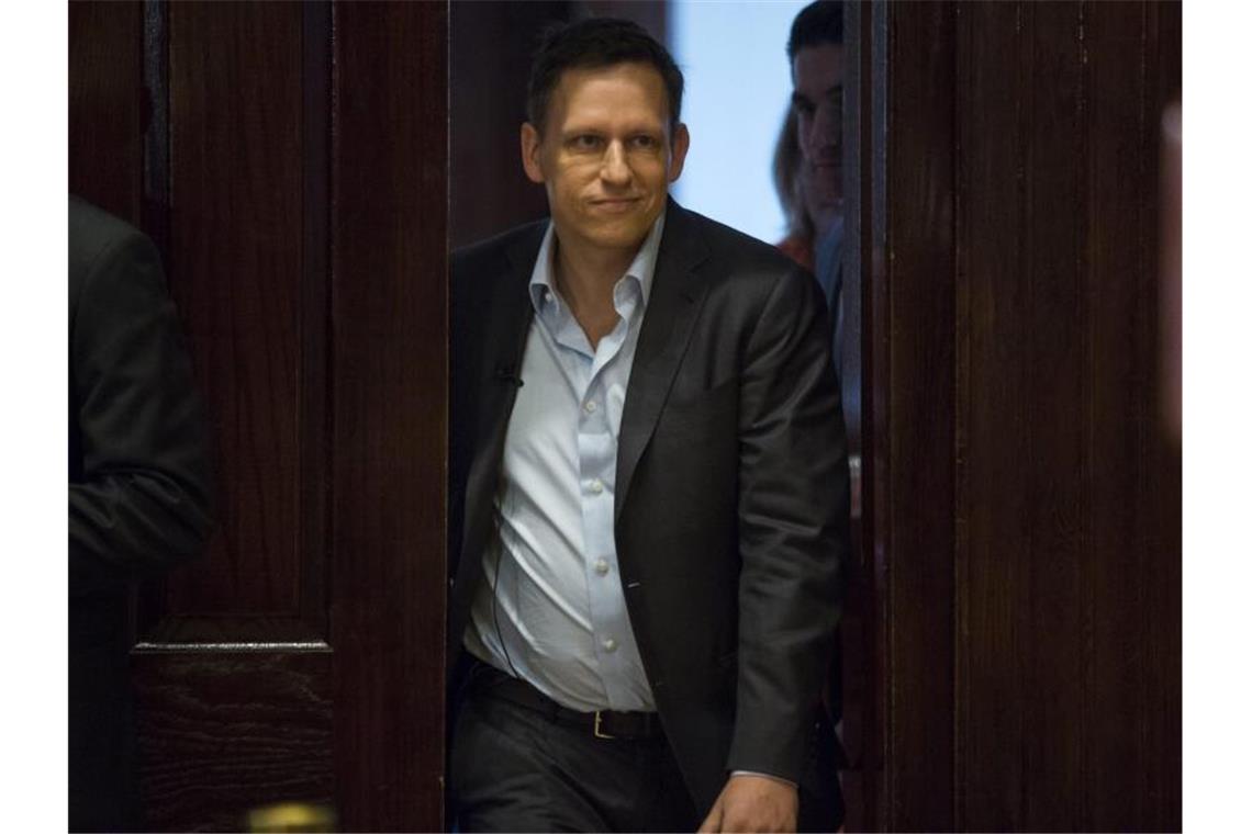 Peter Thiel tritt als Verwaltungsrat bei Facebook-Mutter ab „Forbes“ taxiert das Vermögen von Peter Thiel auf rund 2,6 Milliarden Dollar (2,3 Mrd Euro). Foto: Jim Lo Scalzo/EPA/dpa