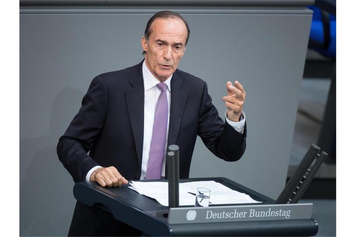Sportpolitiker: Gleichbehandlung bei 3G-Öffnung von Stadien Fordert eine Gleichbehandlung beim Einlass in die Fußball-Stadien: Eberhard Gienger. Foto: Bernd von Jutrczenka/dpa