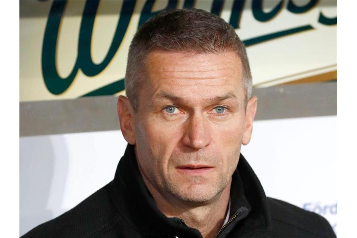 Drittligisten wappnen sich für Abbruch-Showdown Fordert einen Abbruch der Saison in der 3. Liga: Magdeburgs sportlicher Leiter Mario Kallnik. Foto: Joachim Sielski/dpa-Zentralbild/dpa