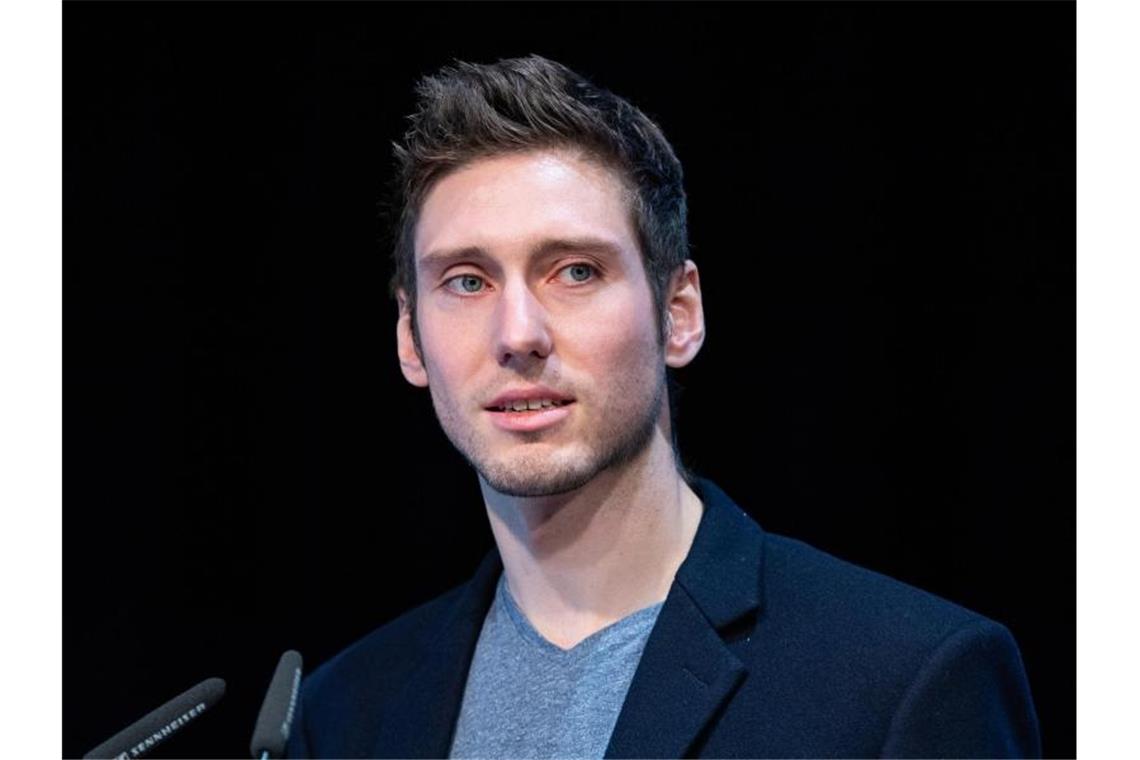Athletensprecher: Mit Absage des Fackellaufs Zeichen setzen Fordert mit der Absage des Fackllaufs ein Zeichen zu setzen: Max Hartung. Foto: Guido Kirchner/dpa