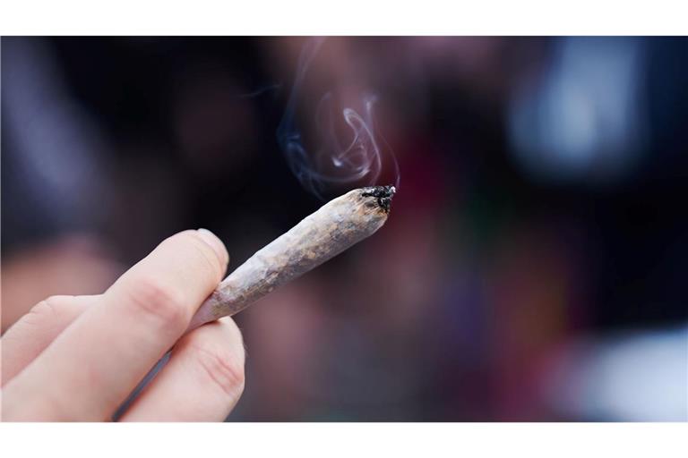 Forscher legen einen Zwischenbericht nach zwei Jahren Teillegalisierung vor. (Symbolbild)