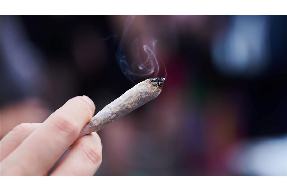 Forscher legen einen Zwischenbericht nach zwei Jahren Teillegalisierung vor. (Symbolbild)