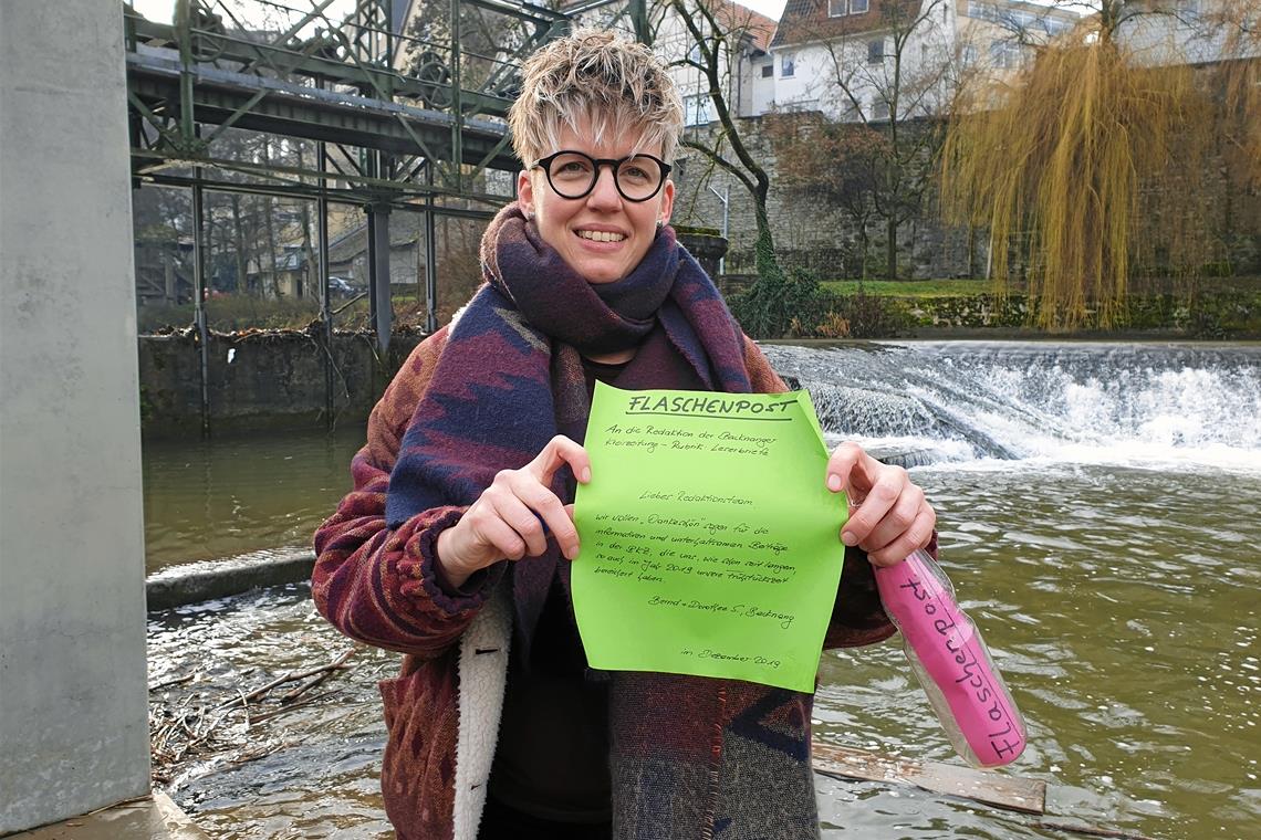 Flaschenpost an die Redaktion aus der Murr gefischt Foto: F. Muhl