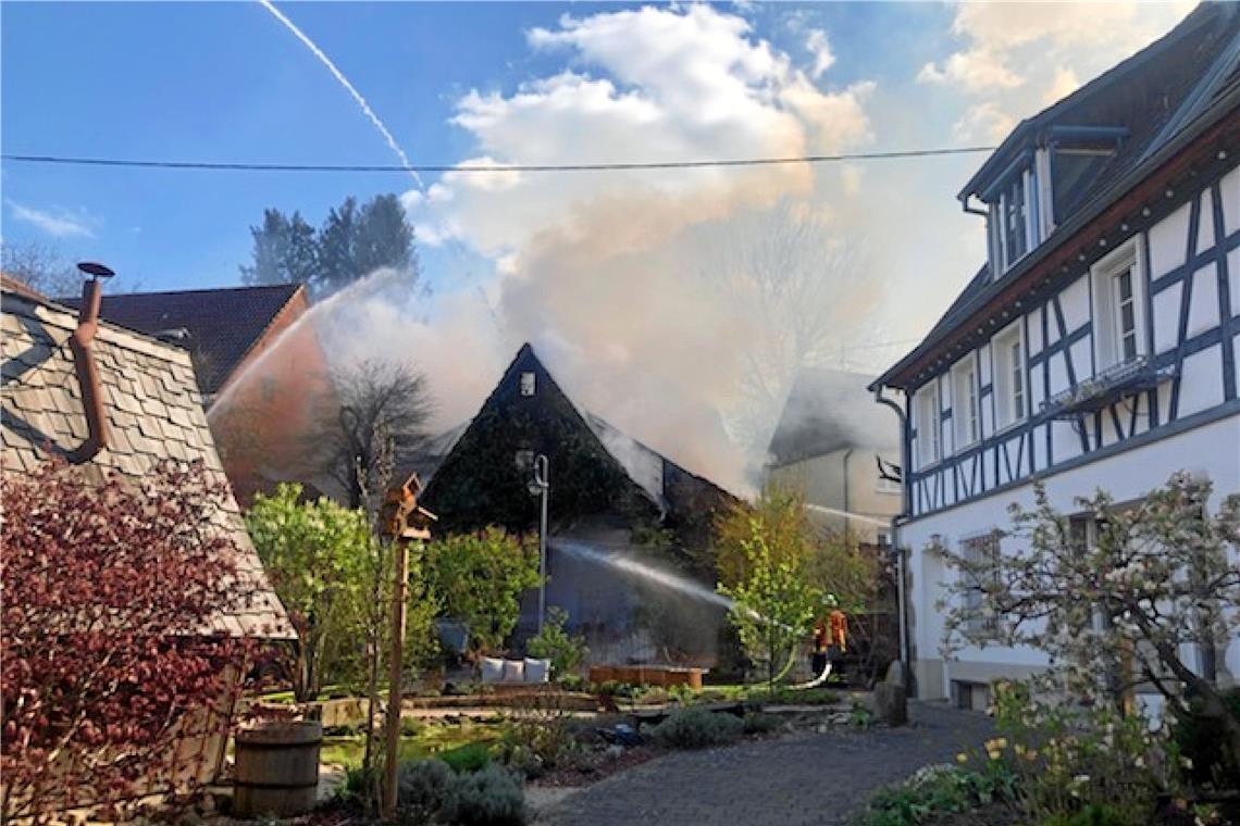 Geräteschuppen ausgebrannt