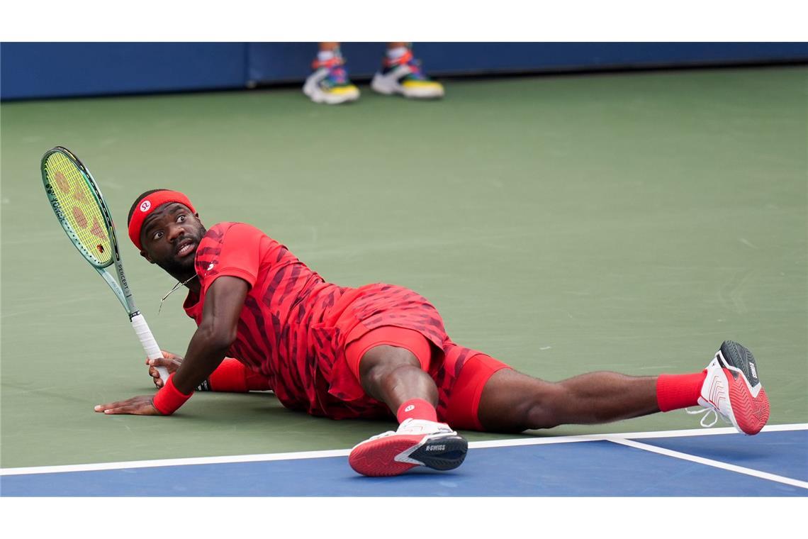 Grandioser Struff erreicht völlig überraschend Achtelfinale Frances Tiafoe landete zwischenzeitlich auf dem Boden - eine sinnbildliche Szene.