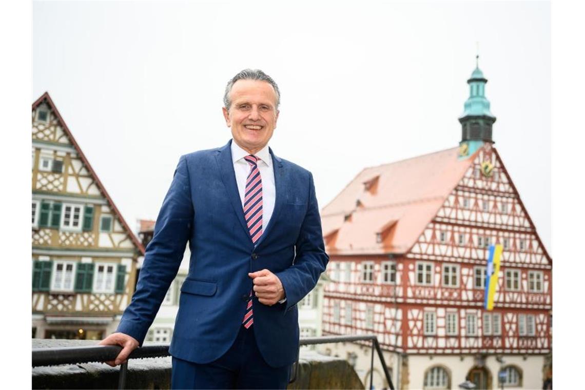 Backnang bestimmt Freien Wähler zum neuen Oberbürgermeister Frank Nopper (CDU), ehemaliger Oberbürgermeister von Backnang, vor dem Rathaus. Foto: Sebastian Gollnow/dpa/Archivbild
