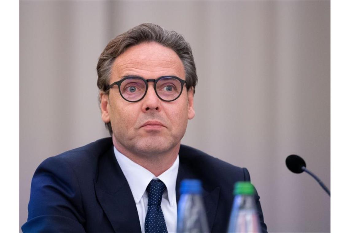 Frank van der Sant, Chief Commercial Officer von Apcoa, spricht. Foto: Marijan Murat/dpa/Archivbild