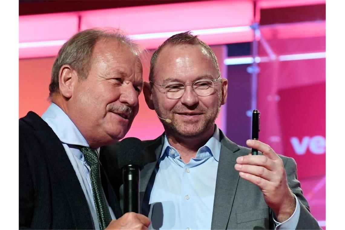 Frank Werneke (r.), neuer Vorsitzender der Dienstleistungsgewerkschaft Verdi, mit seinem Vorgänger Frank Bsirske. Foto: Hendrik Schmidt