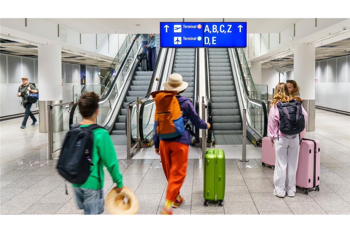 Bilder des Tages Frankfurt Airport: Erstes Ferienwochenende sorgt für volle Terminals