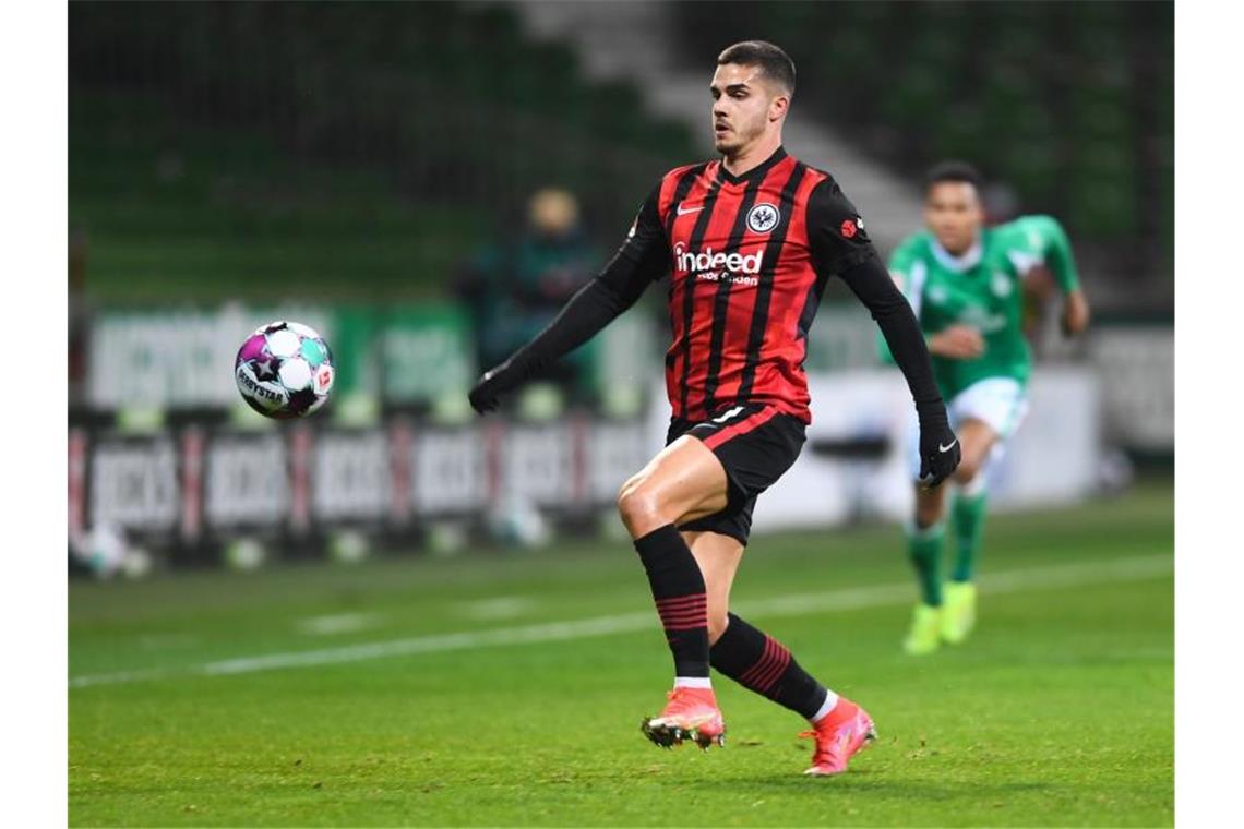 Eintracht-Startelf erstmals mit Sturmduo Silva und Jovic Frankfurts André Silva kontrolliert den Ball. Foto: Carmen Jaspersen/dpa/Archivbild