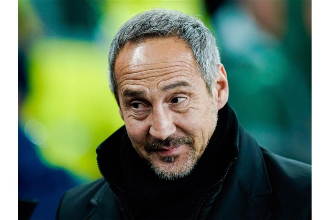 Frankfurts Trainer Adi Hütter siegte mit seinem Team beim FC Arsenal. Foto: Uwe Anspach/dpa