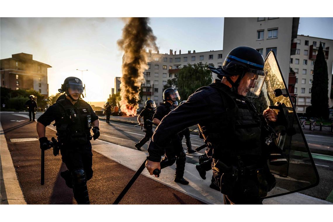 Frankreich: In Toulouse im Südwesten des Landes kommt es im Zuge der Protestbewegung "Bloquons tout" ("Lasst uns alles blockieren") zu Zusammenstößen zwischen Demonstrierenden und der Polizei.