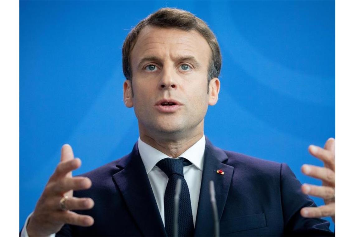 Frankreichs Präsident Emmanuel Macron bei einer Pressekonferenz. Foto: Kay Nietfeld/dpa