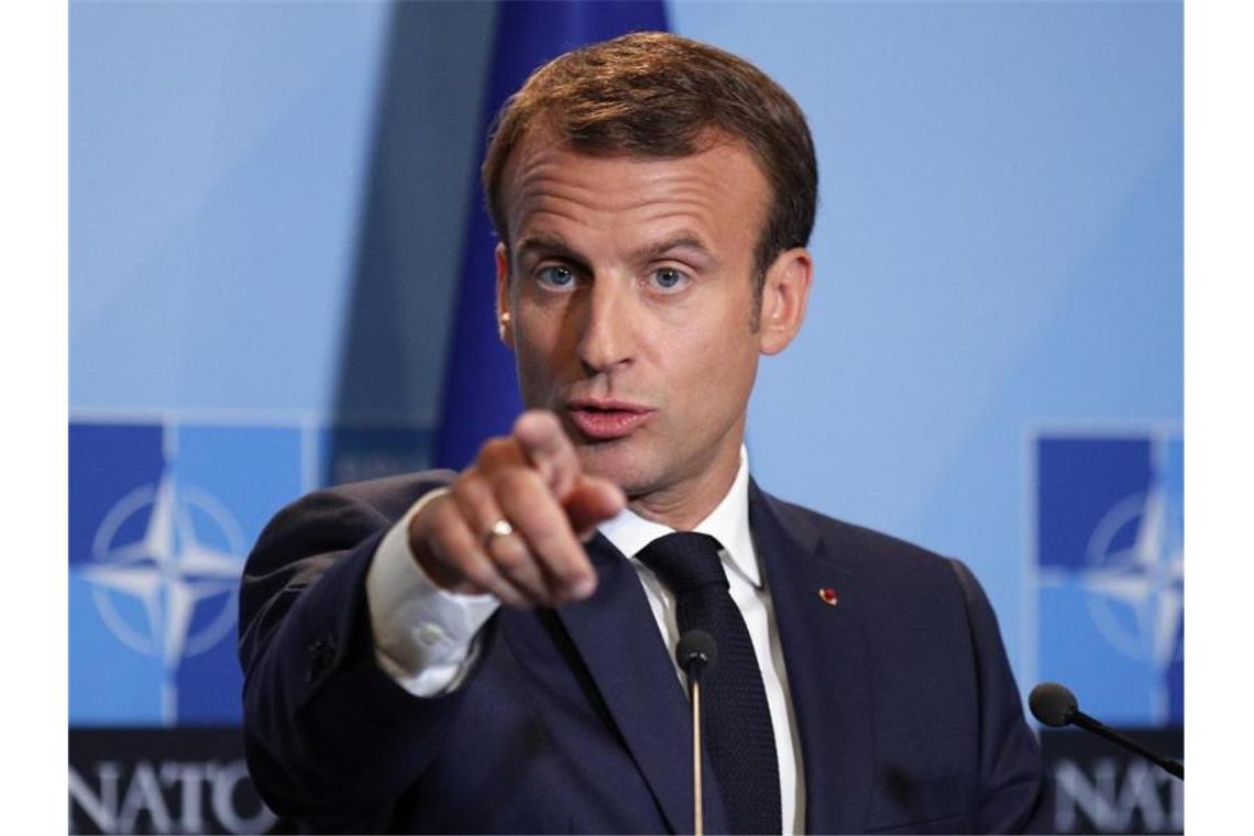 Umfrage vor Nato-Gipfel: Mehrheit stützt Macrons Forderungen Frankreichs Präsident Emmanuel Macron hat mit seiner „Hirntod“-Aussage und seinen Forderungen für viel Wirbel vor dem Nato-Gipfel in London gesorgt. Foto: Geert Vanden Wijngaert/AP/dpa