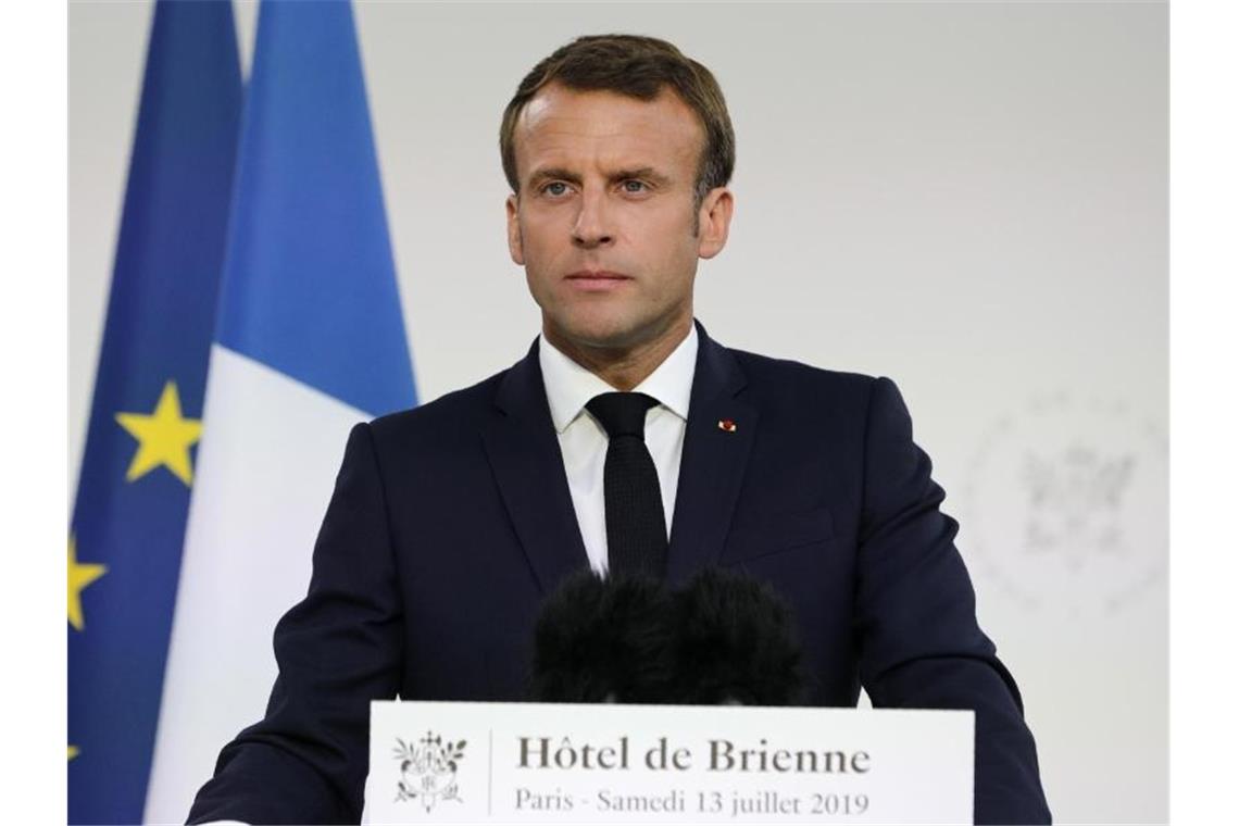 Frankreichs Präsident Emmanuel Macron will Militär im Weltall. Foto: Kamil Zihnioglu/AP