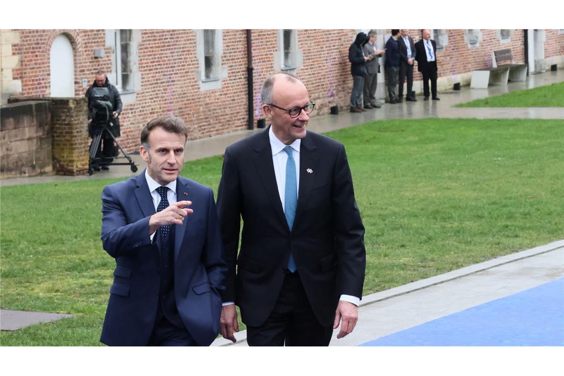 Frankreichs Präsident Macron und Bundeskanzler Merz kamen gemeinsam an.