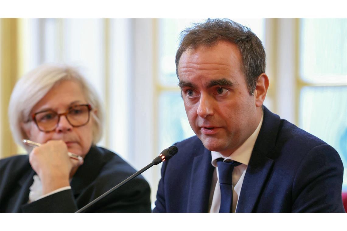 Frankreichs neue Regierung kämpft um Sparhaushalt Frankreichs Premier hat die neue Regierung zur Überwindung der politischen Krise im Land aufgerufen.