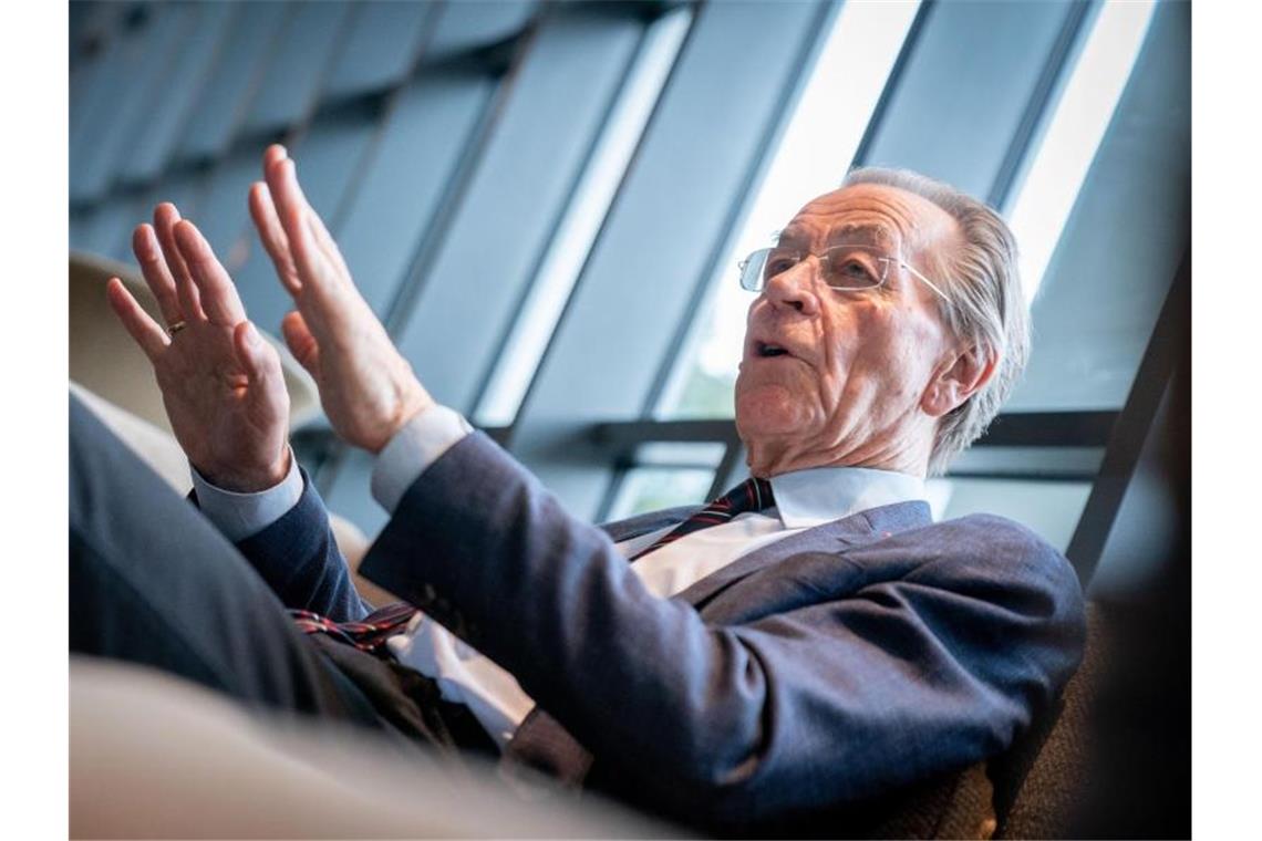 Müntefering: Ältere Menschen sind nicht immer hilfsbedürftig Franz Müntefering, Vorsitzender der Bundesarbeitsgemeinschaft der Seniorenorganisationen. Foto: Kay Nietfeld/dpa