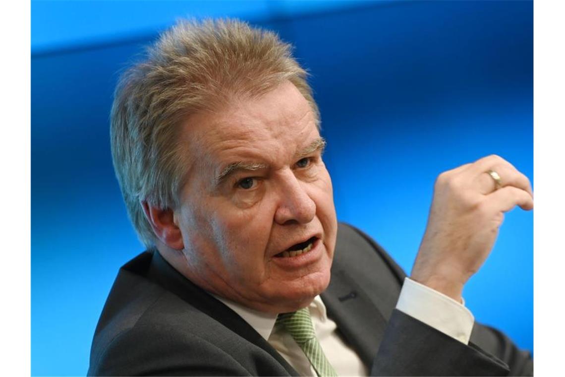 Umweltminister: Klimaziele für Ende 2020 erreicht Franz Untersteller (Bündnis 90/Die Grünen), Umweltminister von Baden-Württemberg, spricht. Foto: Marijan Murat/dpa/Archivbild