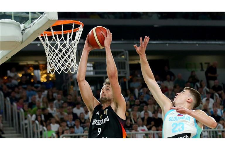 Franz Wagner und die deutschen Basketballer haben den ersten EM-Test gewonnen.