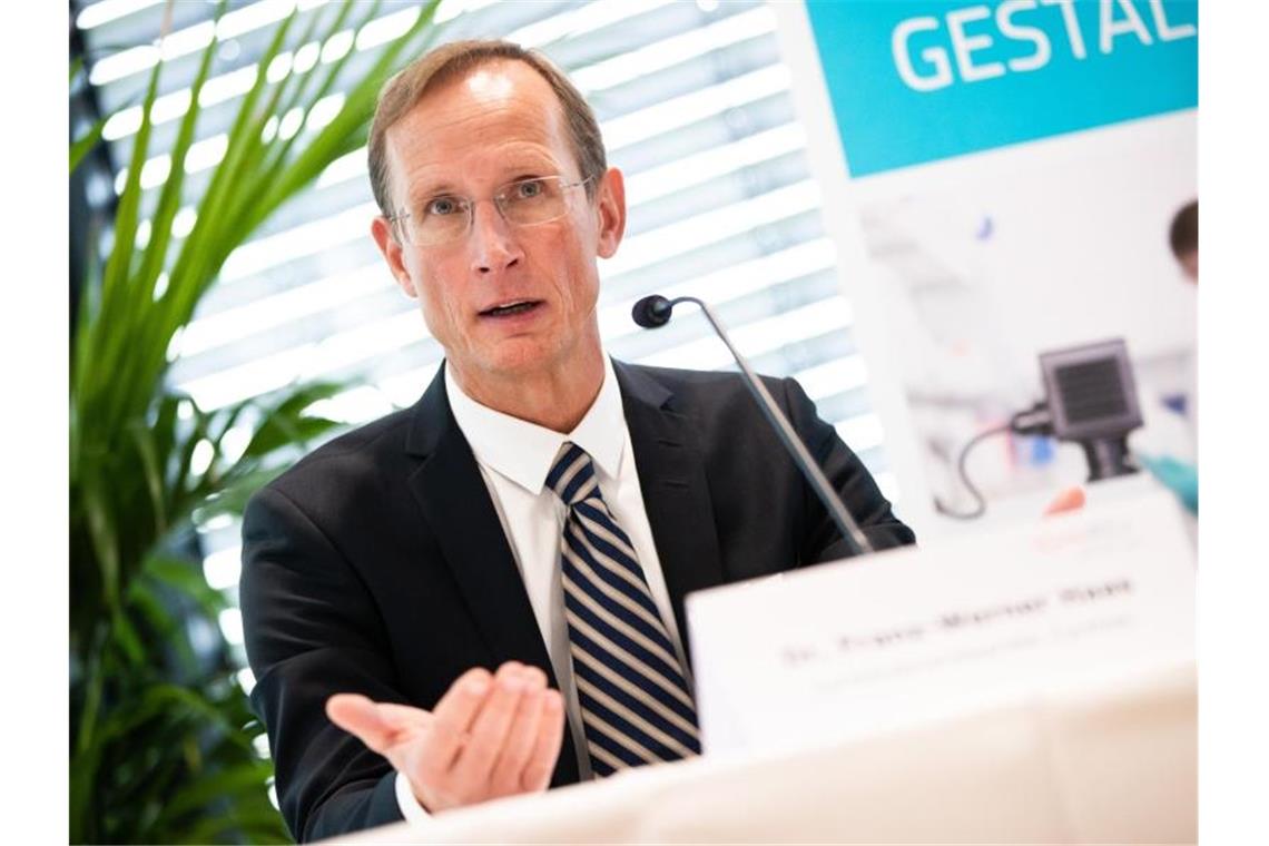 Curevac-Chef sieht Impfstoff zu Unrecht in Kritik Franz-Werner Haas, Vorstandsvorsitzender des biopharmazeutischen Unternehmens Curevac, spricht. Foto: Christoph Schmidt/dpa/Archivbild