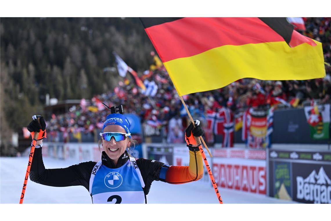 "Unfassbar wichtig": Deutsche Sehnsucht nach Staffel-Gold Franziska Preuß gewann in Lenzerheide Gold in der Verfolgung.